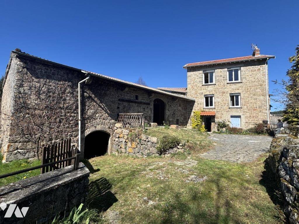 Maison 6 pièces 150 m² · à Saint-Pal-de-Mons · 150 m² · 215 000 €
