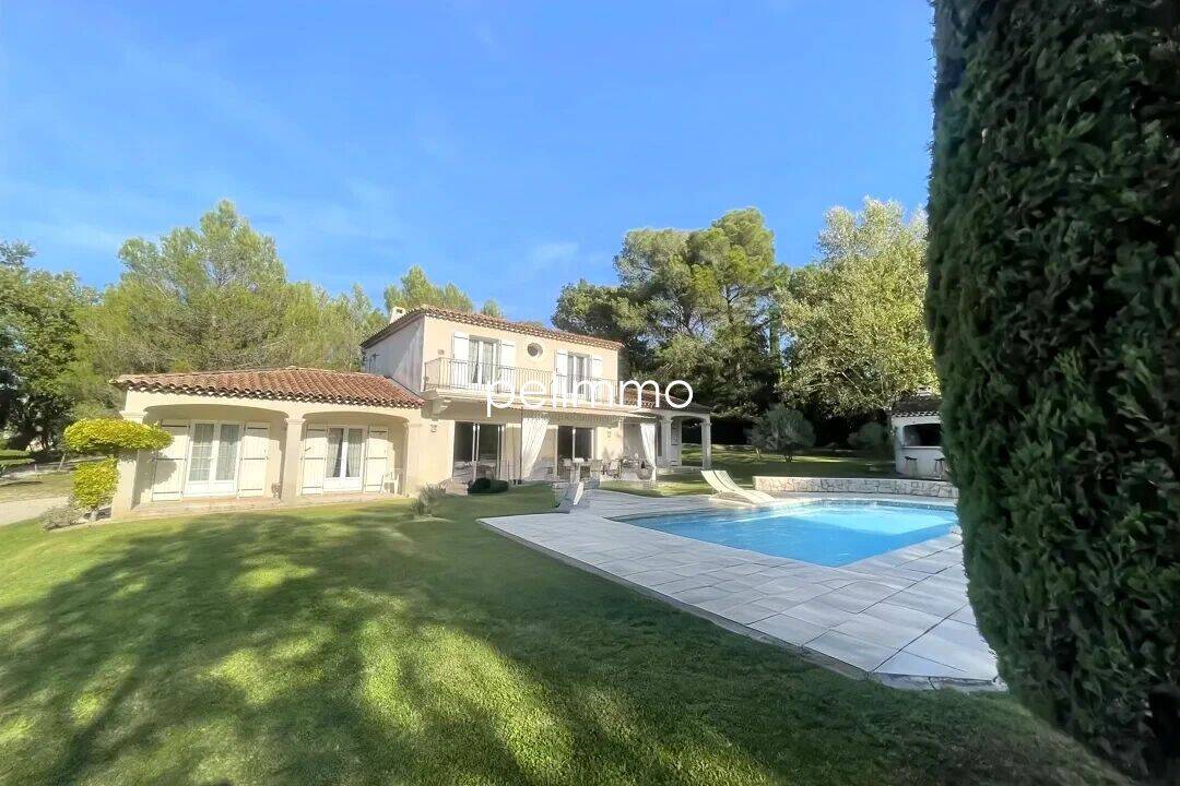 Maison 6 pièces 174 m² · à Vernègues · 174 m² · 730 000 €