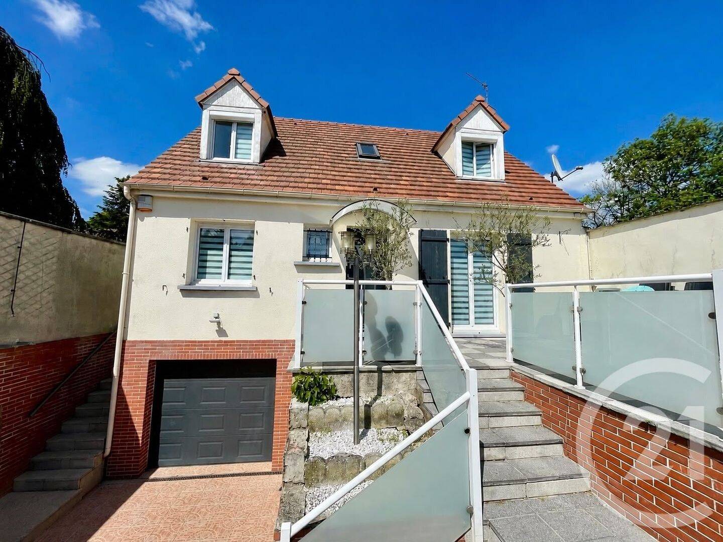 Maison 5 pièces 94 m² · à Nantouillet · 94 m² · 329 000 €