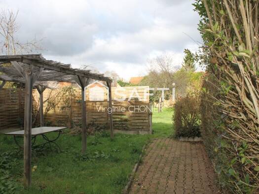 Maison à vendre 117 500 € 4 pièces 3 chambres 108 m² 409 m² de terrain Champcourt-Zone Industrielle Cusset 03300