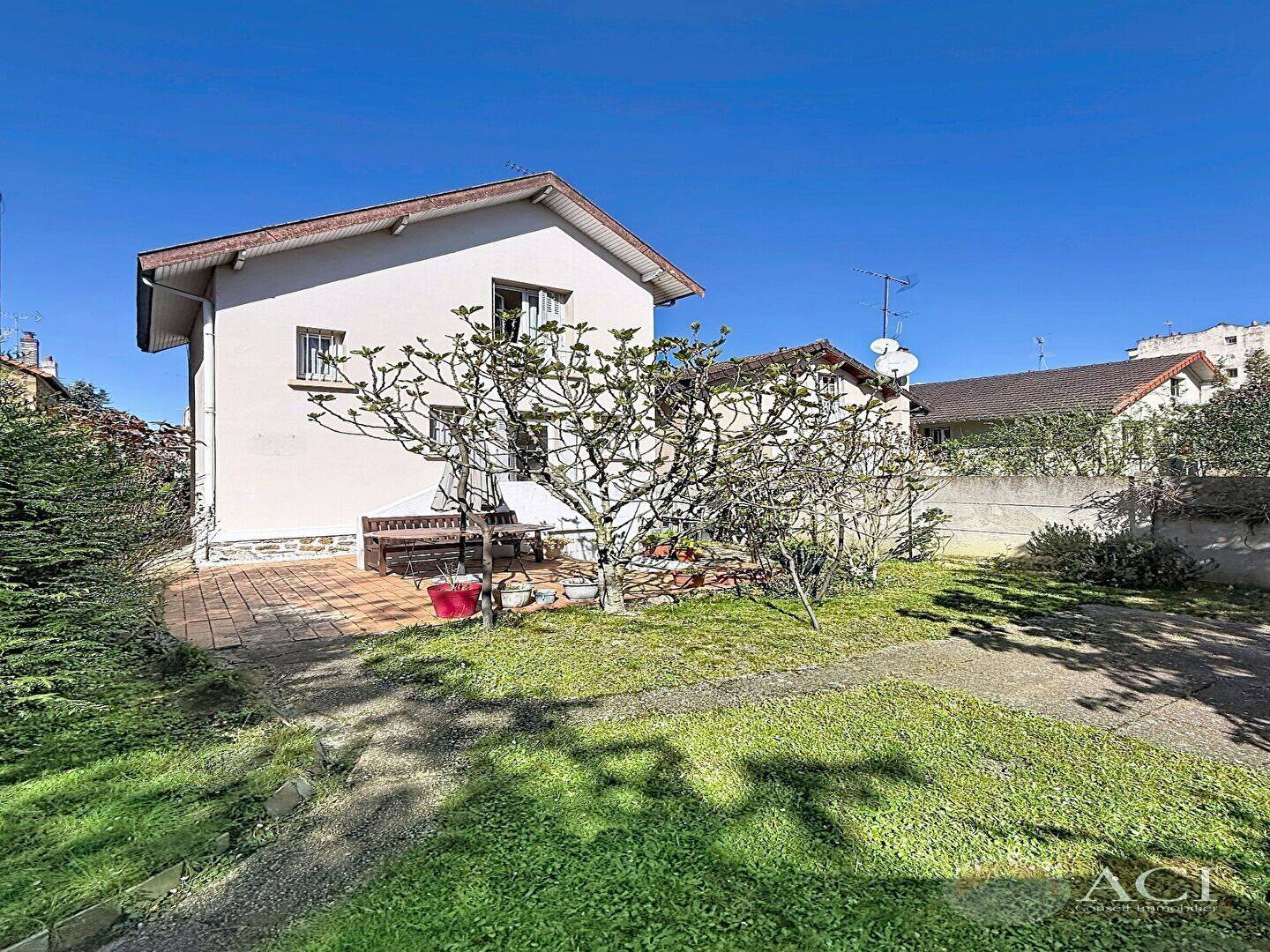 Maison 4 pièces 62 m² · à Épinay-sur-Seine · 62 m² · 269 000 €