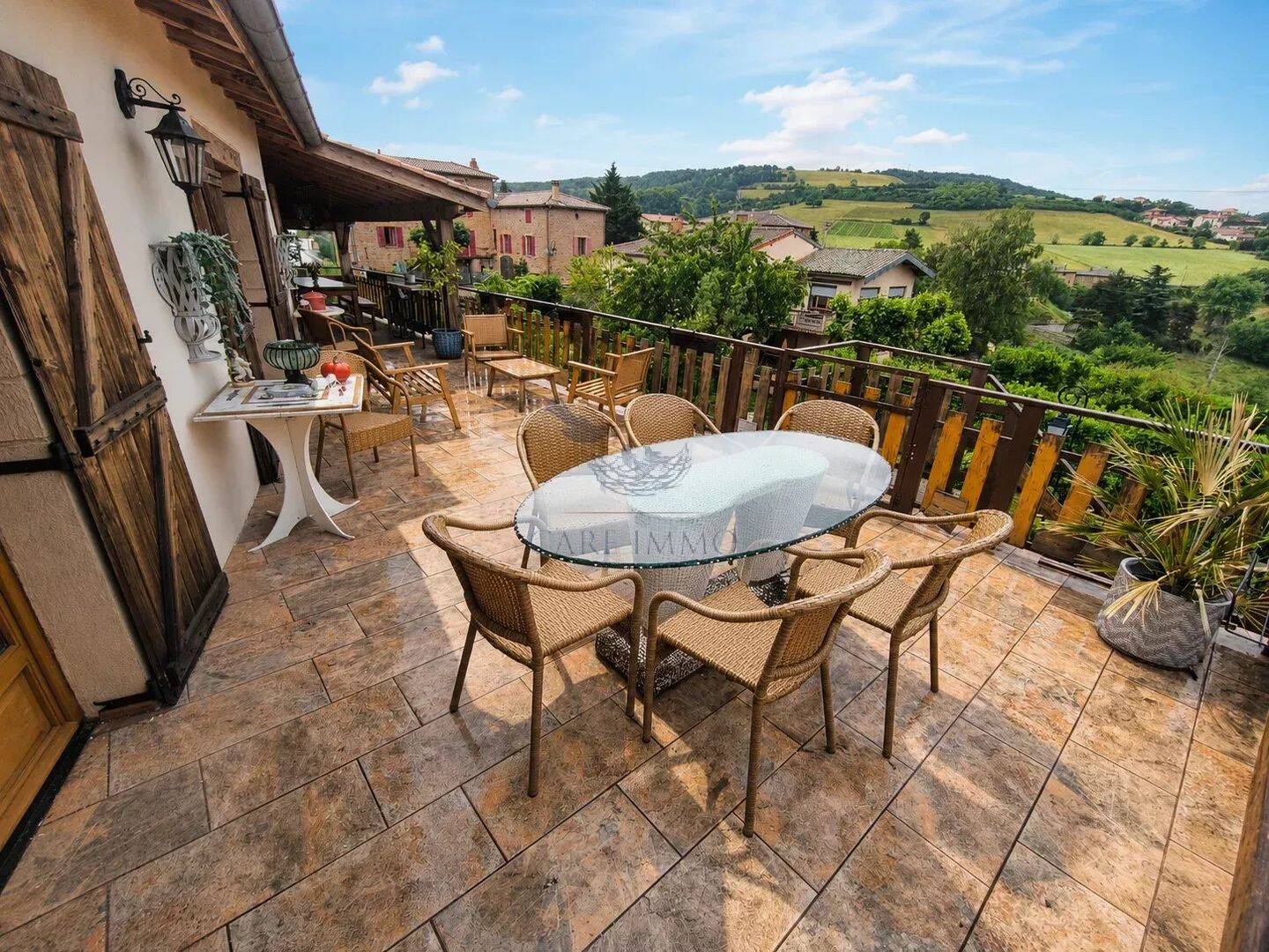 Maison 5 pièces 174 m² · à Val d'Oingt · 174 m² · 750 000 €