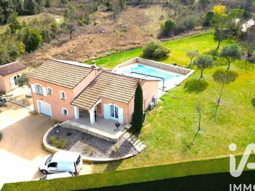 Maison de plain-pied à vendre 429 000 € 5 pièces 4 chambres 119 m² 3 085 m² de terrain Grospierres 07120