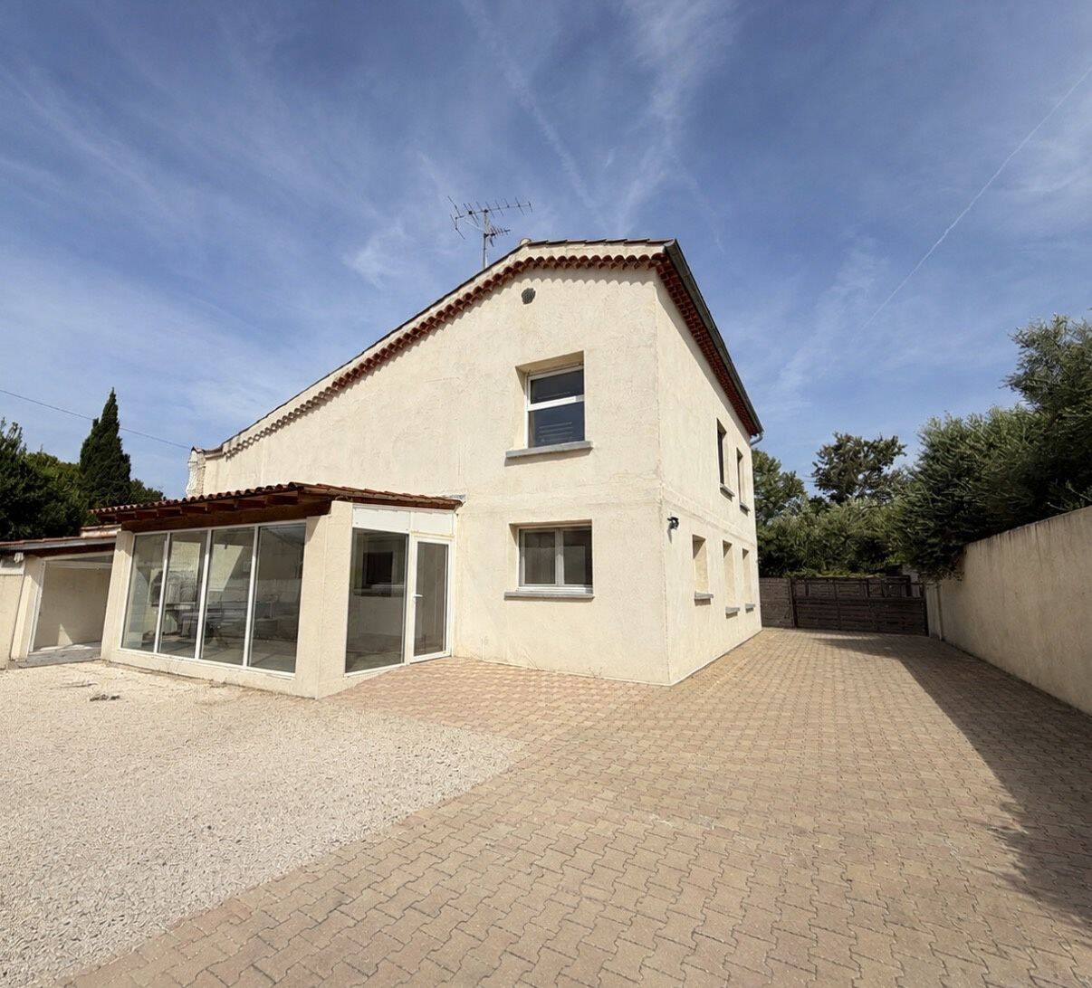 Maison 5 pièces 164 m² · à Bédarrides · 164 m² · 353 000 €