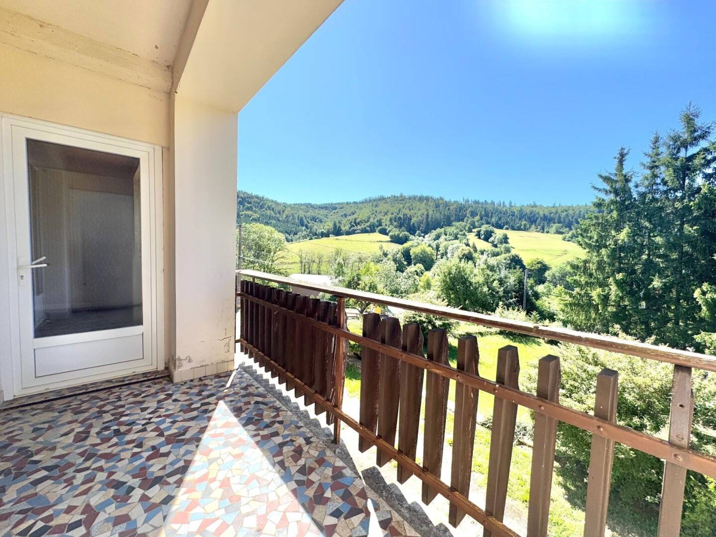 Appartement 6 pièces 121 m² · à Les Premiers Sapins · 121 m² · 105 000 €