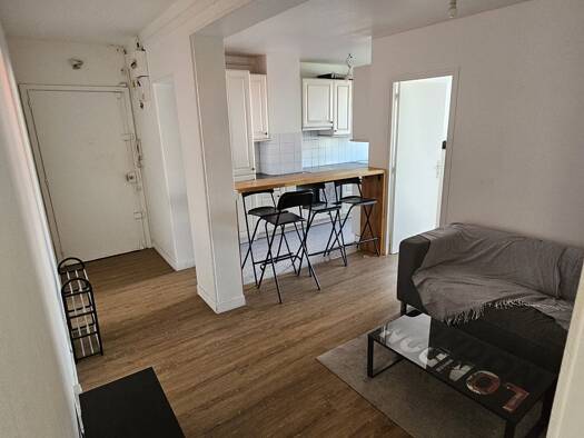 Appartement à louer 2 450 € 5 pièces 4 chambres 74 m² Étage 5/9 Kremlin-Saint Germain Le Kremlin-Bicêtre 94270