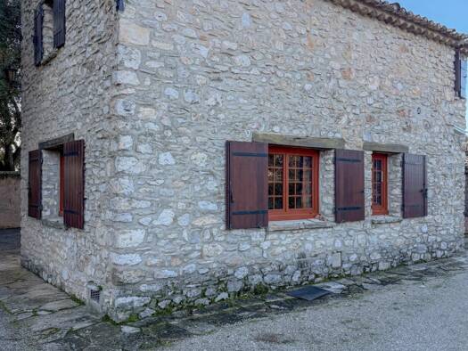 Maison à vendre 575 000 € 5 pièces 3 chambres 117 m² 1 805 m² de terrain Saint-Saturnin-lès-Apt 84490