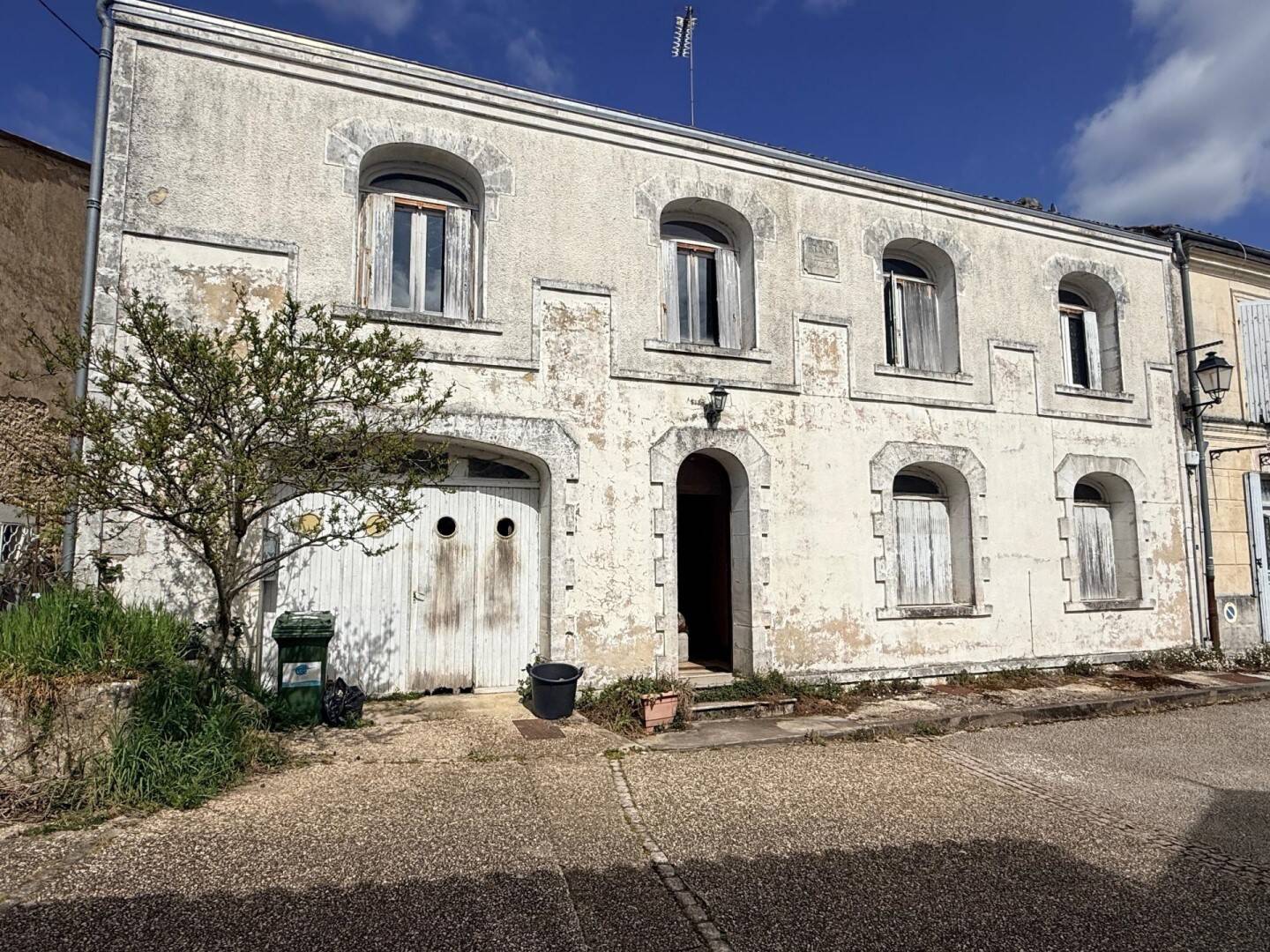 Maison 6 pièces 123 m² · à La Chapelle-des-Pots · 123 m² · 70 000 €