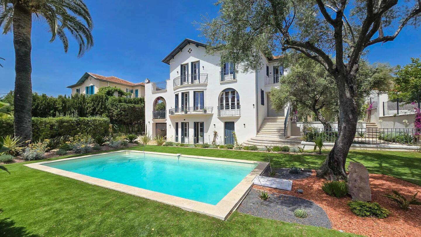 Maison 9 pièces 250 m² · à Saint-Raphaël · 250 m² · 1 990 000 €