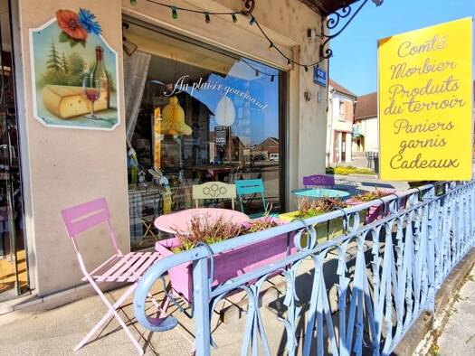 Activités diverses à vendre Fonds de commerce 12 000 € 56 m² de surface de vente Orchamps 39700