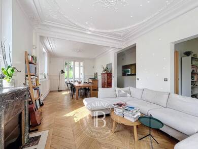 Maison à louer 5 990 € 7 pièces 5 chambres 221,4 m² 600 m² de terrain Maisons-Laffitte 78600