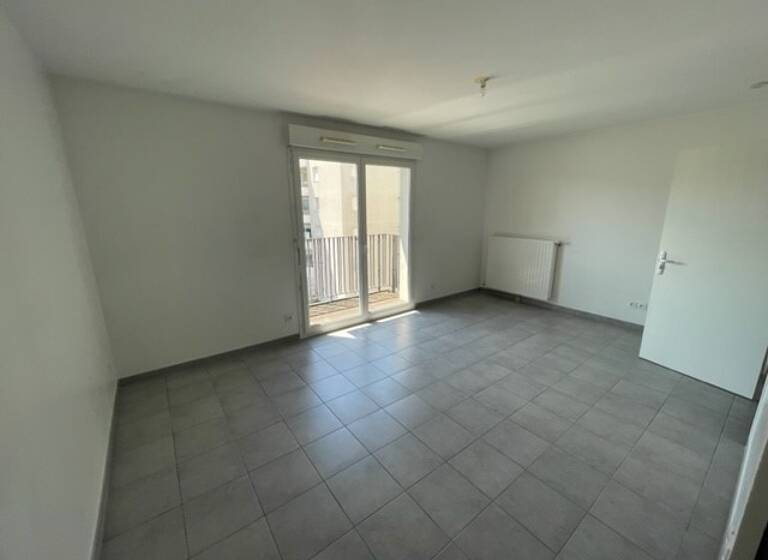 Appartement à vendre 110 000 € 1 pièce 28 m²<br/>superficie 3/5<br/>étage La Pagère-Bron Église-Le Terraillon-Saint Jean Bron 69500