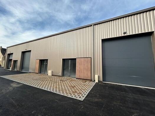 Local d'activités à louer 6 525 € 658 m² d'espace de stockage divisible Bert-Les Ecarts Trignac 44570