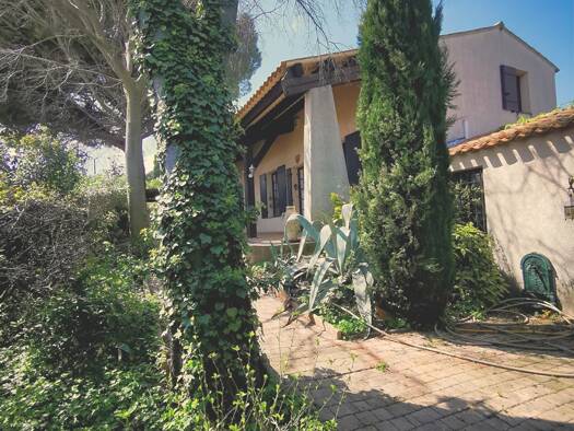 Maison de plain-pied à vendre 495 000 € 5 pièces 4 chambres 143 m² 976 m² de terrain Gallargues-le-Montueux 30660