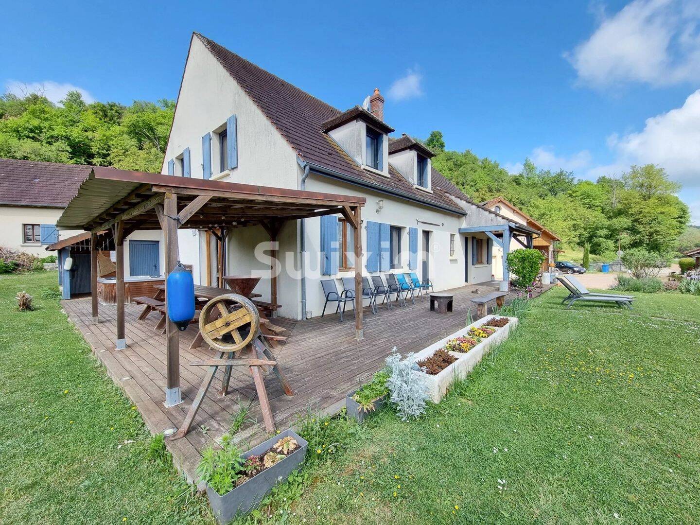 Maison 12 pièces 262 m² · à Chevroches · 262,2 m² · 349 000 €