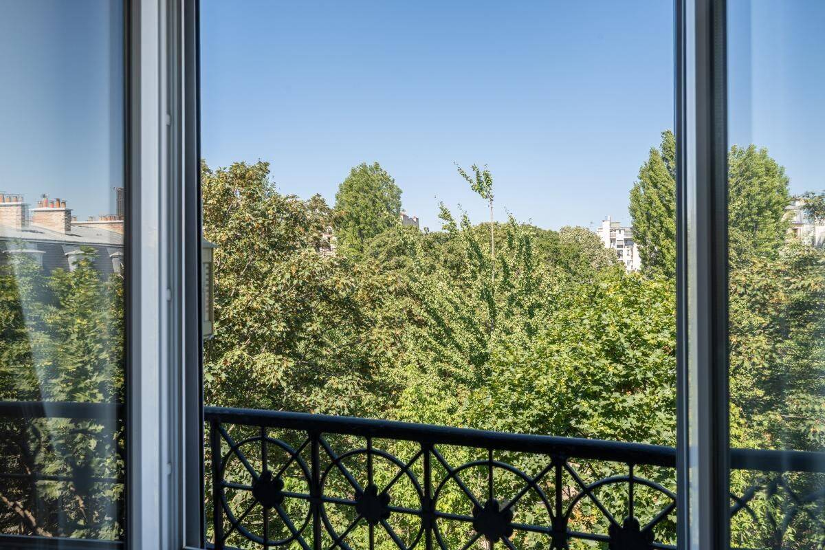 Appartement 4 pièces 80 m² · à Paris 14ème Arrondissement · 80 m² · 1 075 000 €