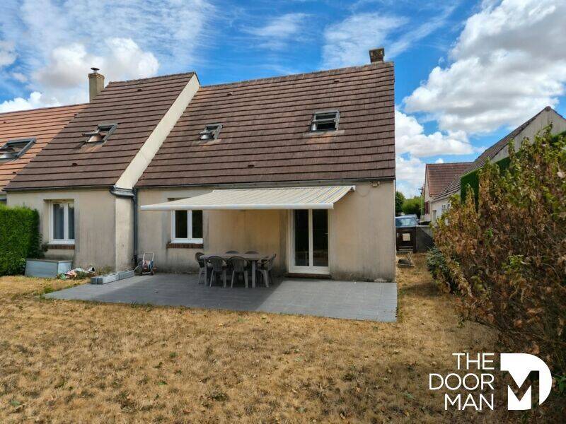 Maison 5 pièces 126 m² · à Lèves · 126 m² · 245 000 €