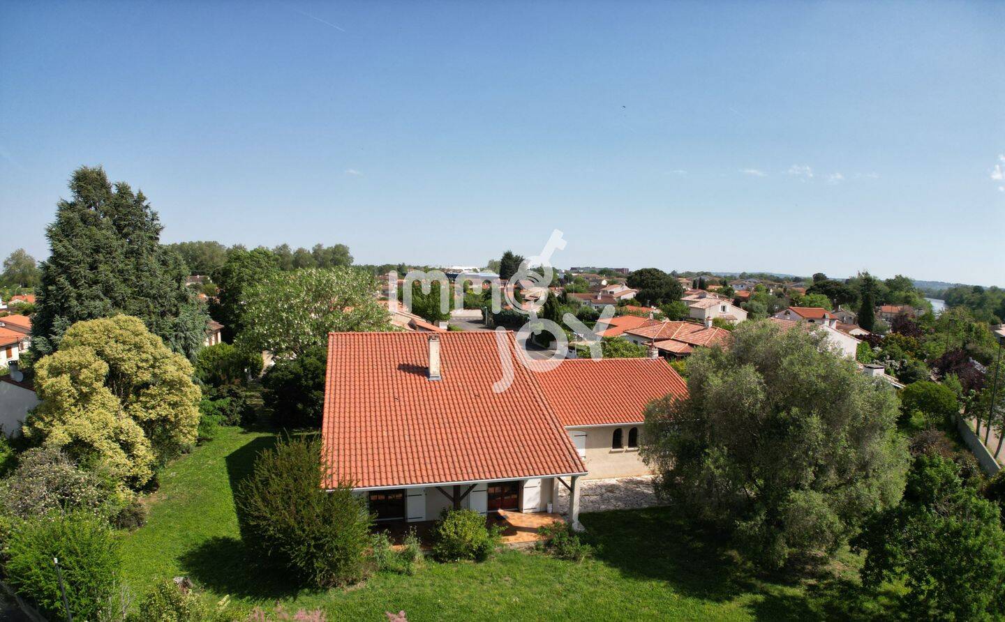 Maison 8 pièces 220 m² · à Roques · 220 m² · 395 000 €