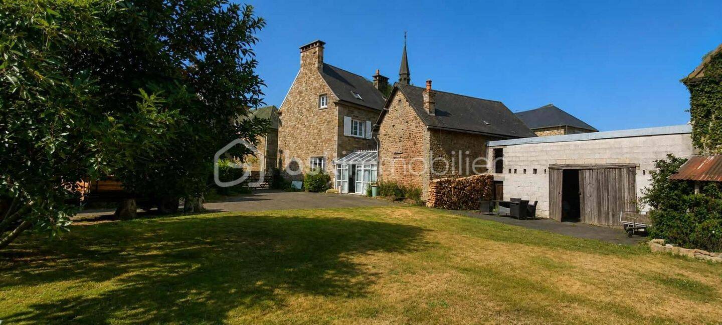 Maison 7 pièces 164 m² · à Joué-du-Bois · 164 m² · 126 500 €