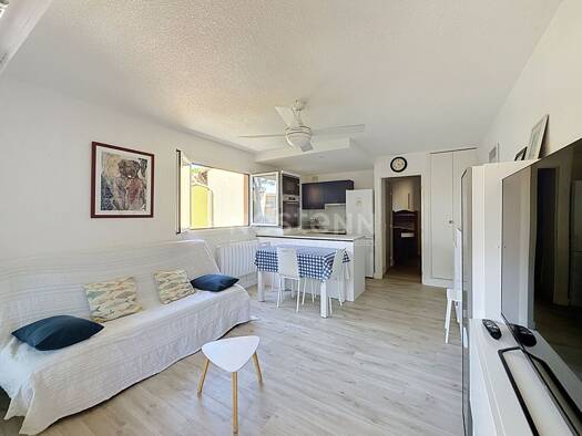 Appartement à vendre 239 000 € 2 pièces 1 chambre 42 m² Étage 1/2 Nord Le Grau-du-Roi 30240