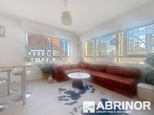 Appartement à vendre 242 000 € 2 pièces 1 chambre 43 m² Étage 1/7 Centre Lille 59000