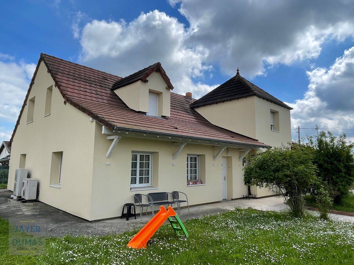 Maison 9 pièces 210 m² · à Crissey · 210 m² · 340 000 €