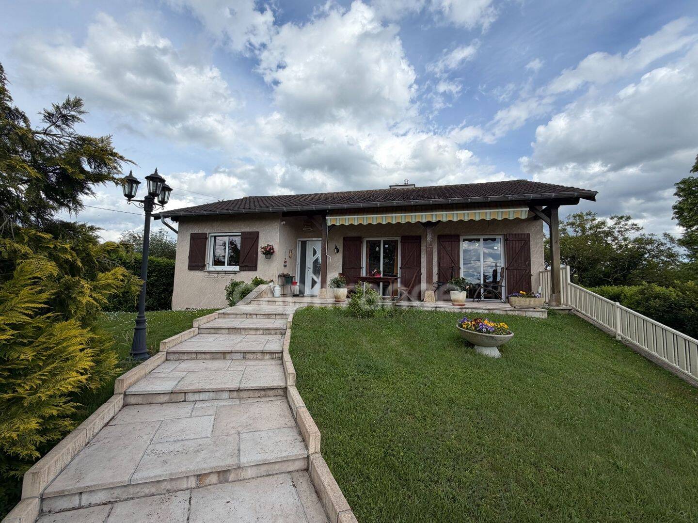 Maison 6 pièces 115 m² · à Saint-Bénigne · 115 m² · 249 000 €