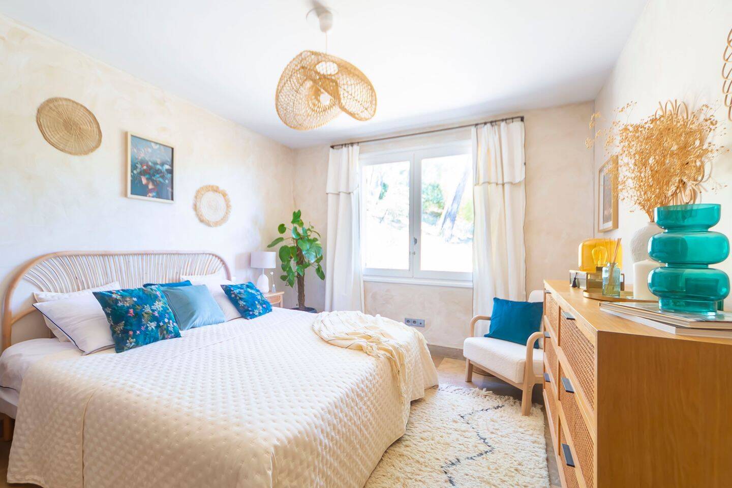 Maison 9 pièces 240 m² · à Aix-en-Provence · 240 m² · 6 000 €/mois