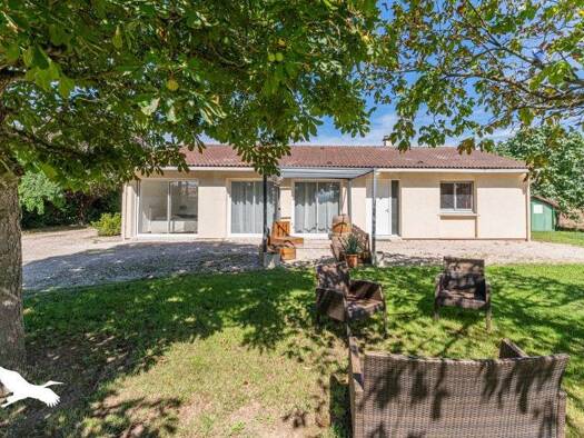 Maison de plain-pied à vendre 299 000 € 5 pièces 3 chambres 126 m² 1 597 m² de terrain Carbonne 31390