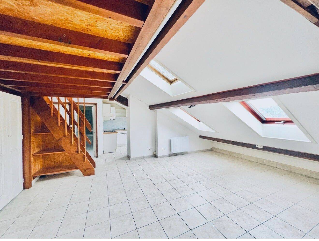 Appartement 2 pièces 65 m² · à Caluire-Et-Cuire · 65 m² · 880 €