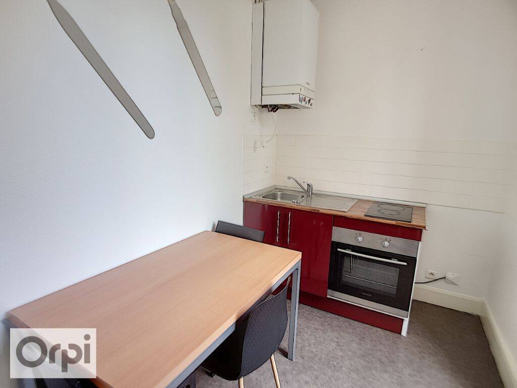 Appartement 1 pièce 33 m² · à Montluçon · 32,9 m² · 277 €