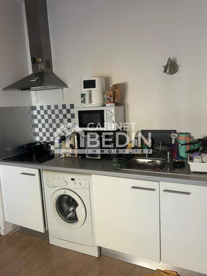Appartement 1 pièce 28 m² · à Bordeaux · 27,9 m² · 572 €/mois