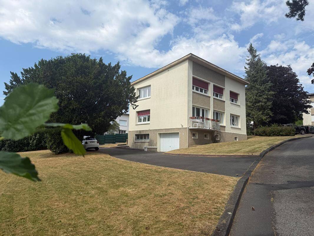 Maison 8 pièces 188 m² · à Lillebonne · 188 m² · 265 700 €