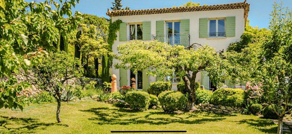 Maison 4 pièces 200 m² · à Aix-en-Provence · 200 m² · 3 650 €/mois
