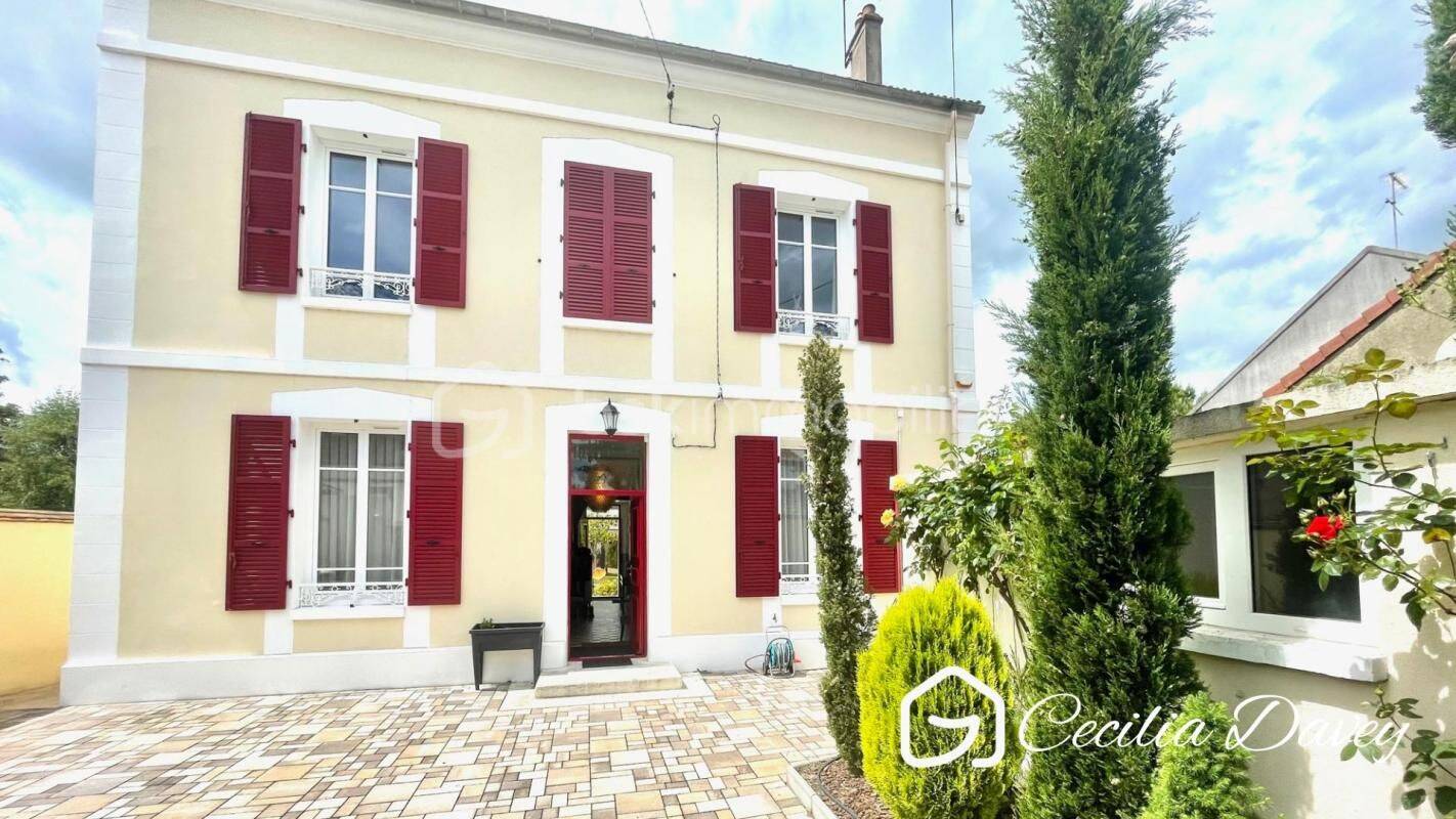 Maison 10 pièces 274 m² · à Sens · 274 m² · 435 000 €