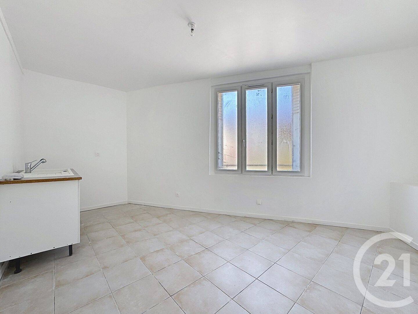 Appartement 3 pièces 67 m² · à Noyon · 67 m² · 550 €