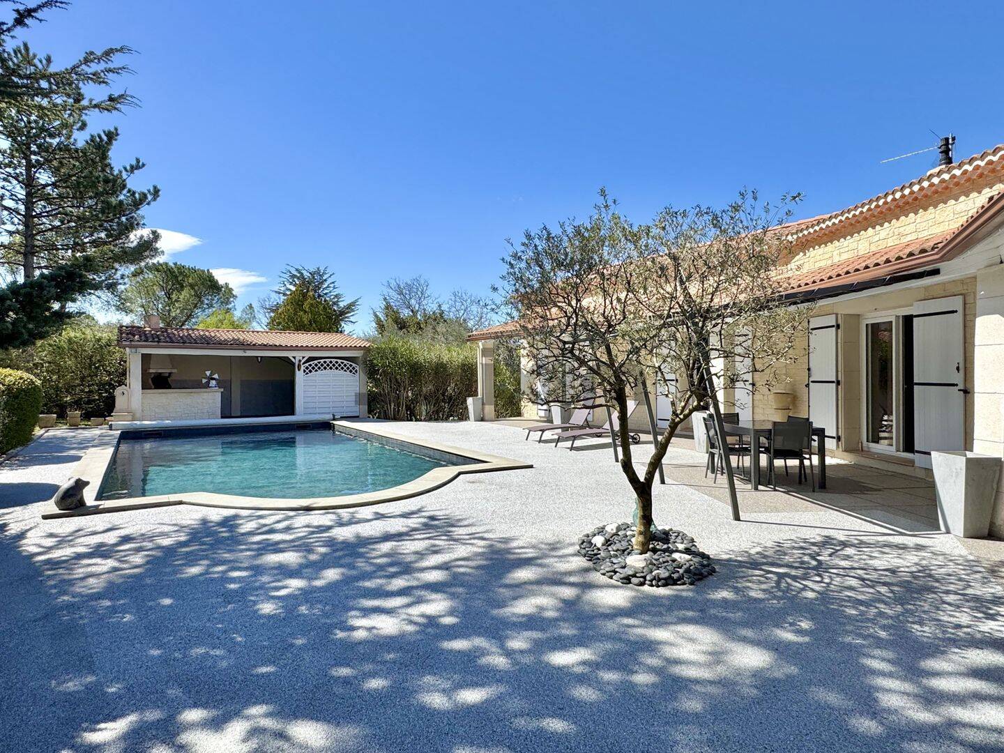 Maison 6 pièces 172 m² · à Saint-Privat-des-Vieux · 172,3 m² · 549 000 €
