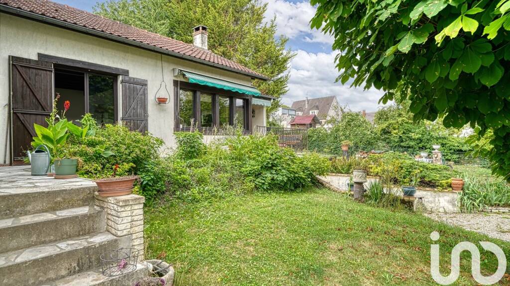 Maison de plain-pied à vendre 344 000 € 5 pièces 3 chambres 93 m² 613 m² de terrain Chauffour-Les Marais Sarcelles 95200