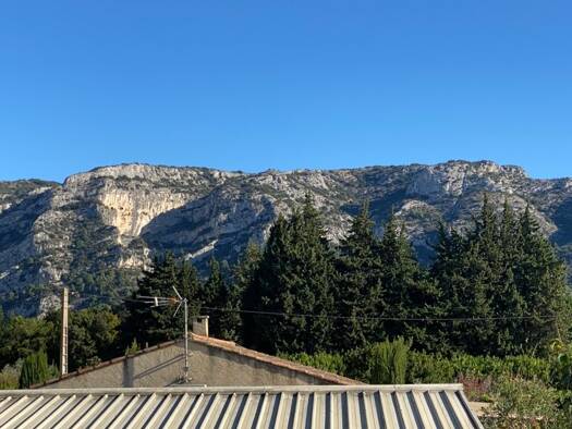 Maison à vendre 580 000 € 10 pièces 5 chambres 232 m² 1 200 m² de terrain Taillades 84300