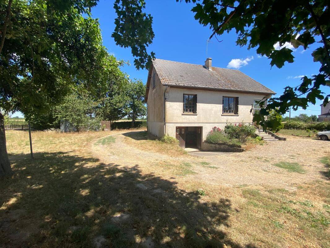 Maison 3 pièces 81 m² · à Decize · 80,5 m² · 56 000 €