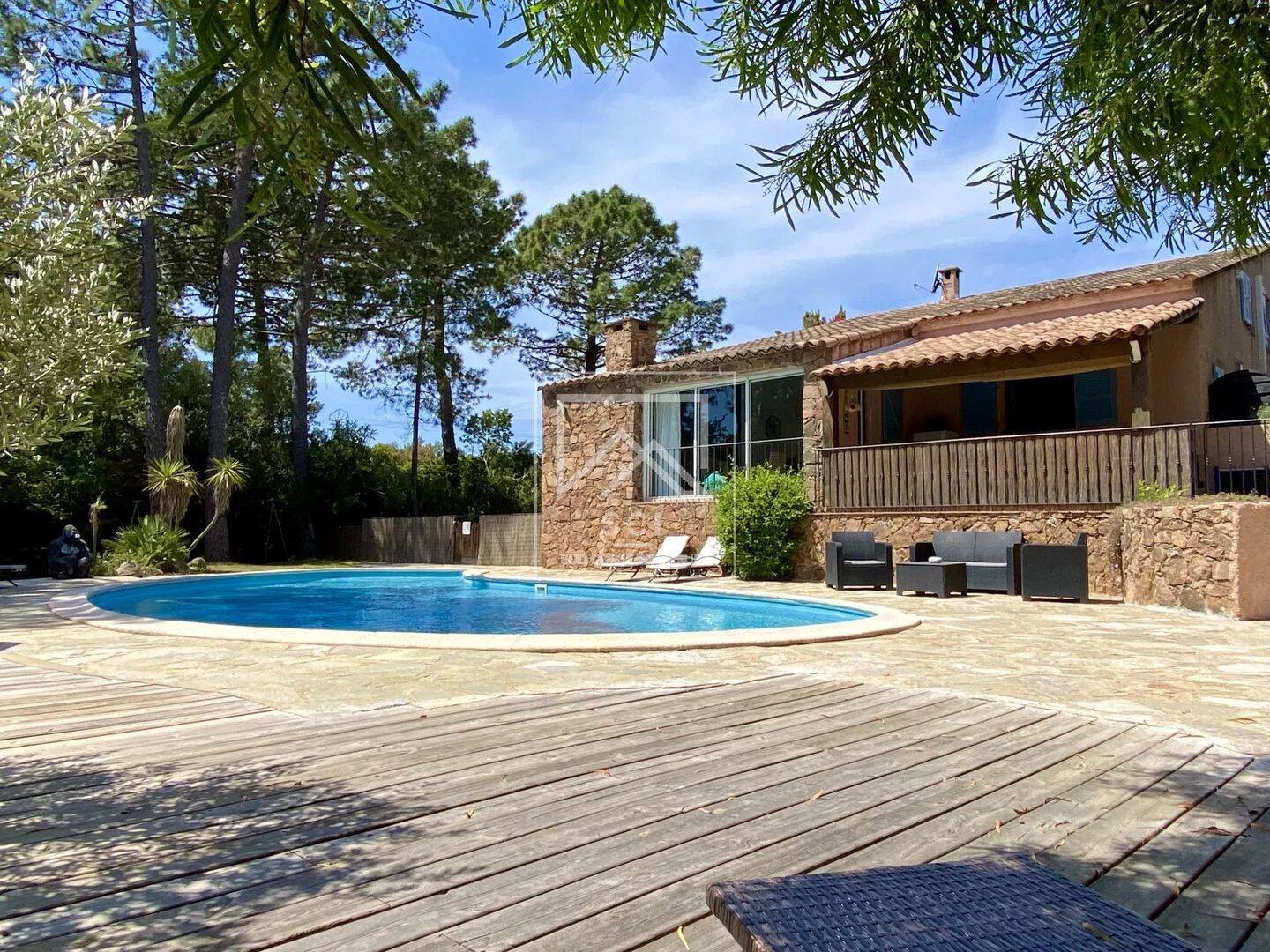 Maison 11 pièces 300 m² · à Porto-Vecchio · 300 m² · 1 098 000 €