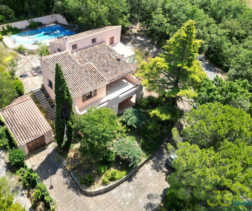 Maison 10 pièces 187 m² · à Garéoult · 187 m² · 475 000 €