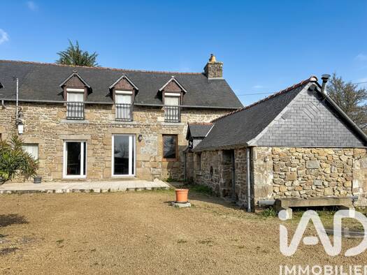 Maison à vendre 249 600 € 5 pièces 3 chambres 144 m² 1 530 m² de terrain Cuguen 35270