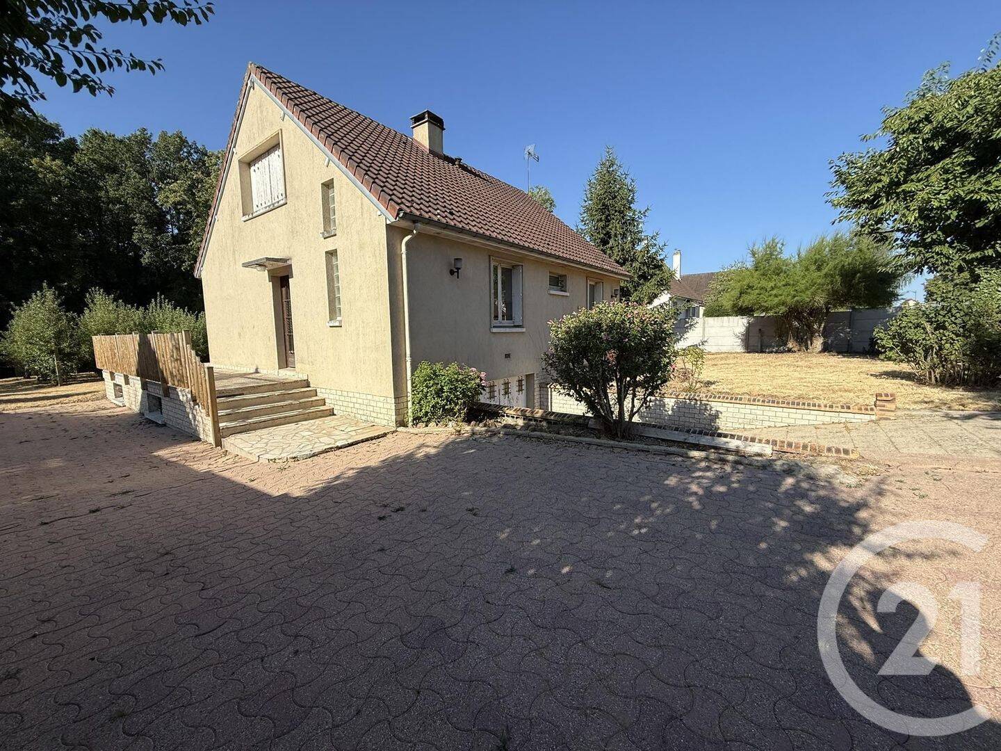 Maison 5 pièces 110 m² · à Chartres · 110,4 m² · 1 250 €