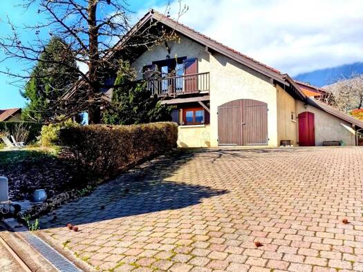 Maison à vendre 484 000 € 4 pièces 3 chambres 579 m² de terrain Crolles 38920