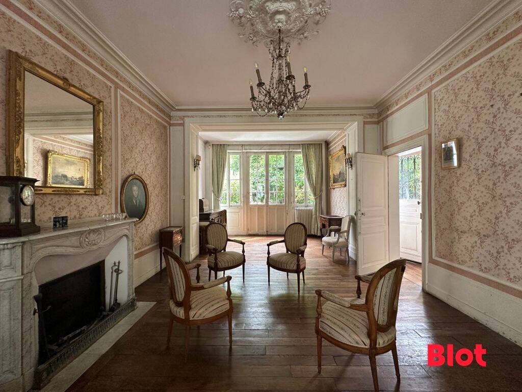 Maison 8 pièces 245 m² · à Rennes · 244,7 m² · 1 417 500 €