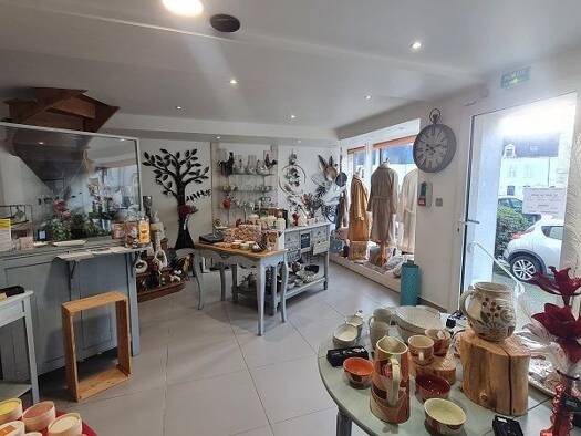 Boutique à vendre 280 000 € 200 m² de surface de vente Conlie 72240