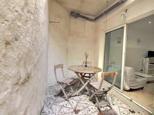 Immeuble à vendre 222 600 € 67 m² Carmes-Infirmieres-Thiers Avignon 84000