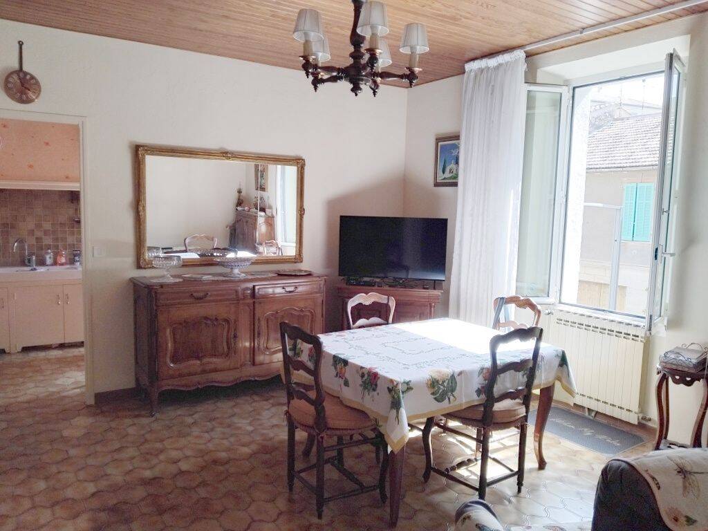 Appartement 4 pièces 129 m² · à Hyères · 128,7 m² · 275 000 €