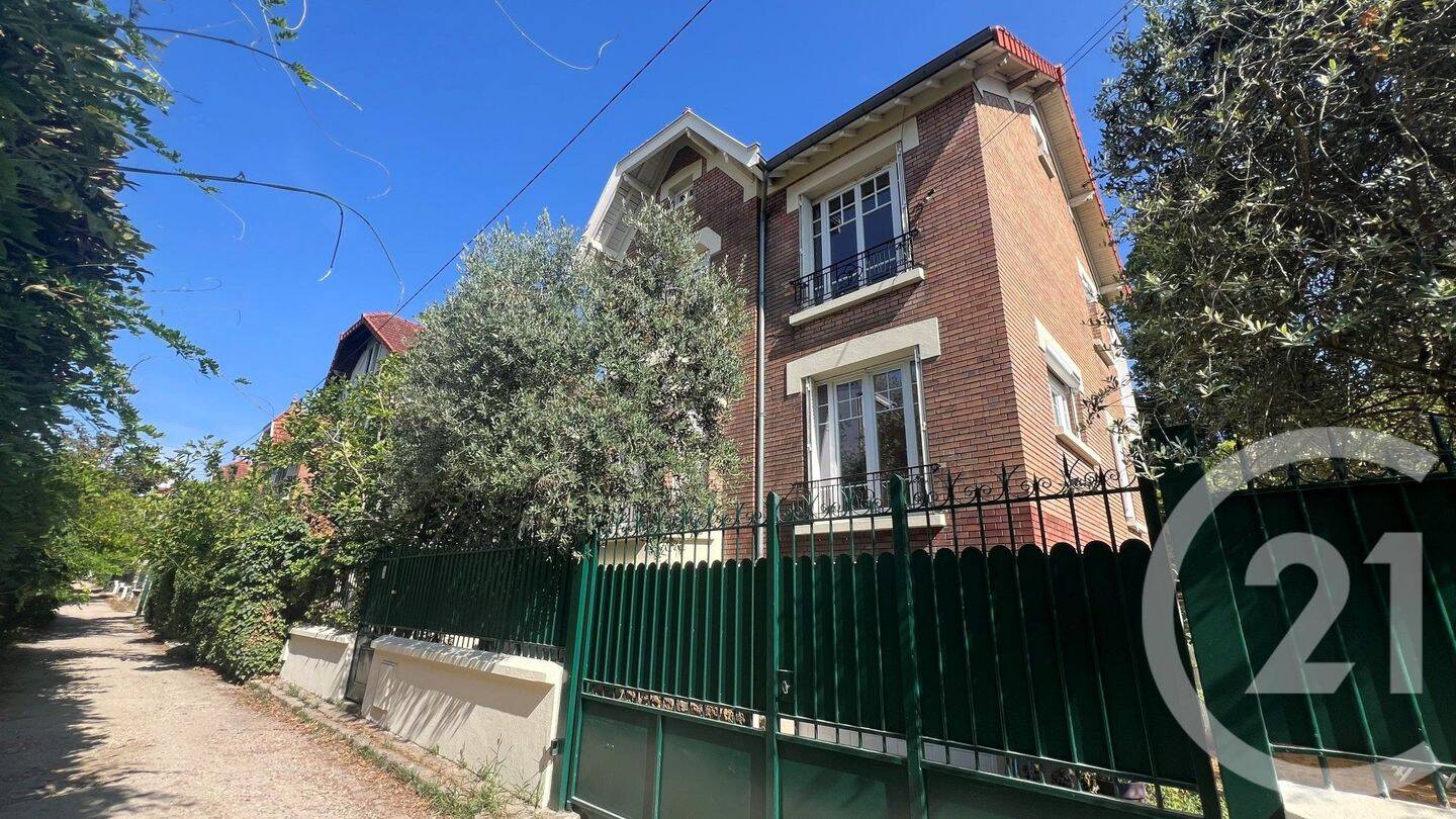 Maison 5 pièces 117 m² · à Nogent-sur-Marne · 116,5 m² · 3 995 €